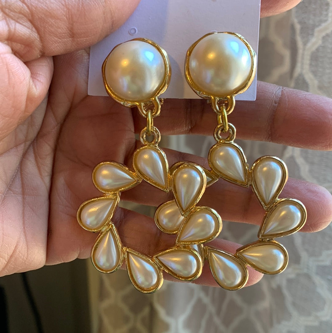 Pearl drop earrings clip on