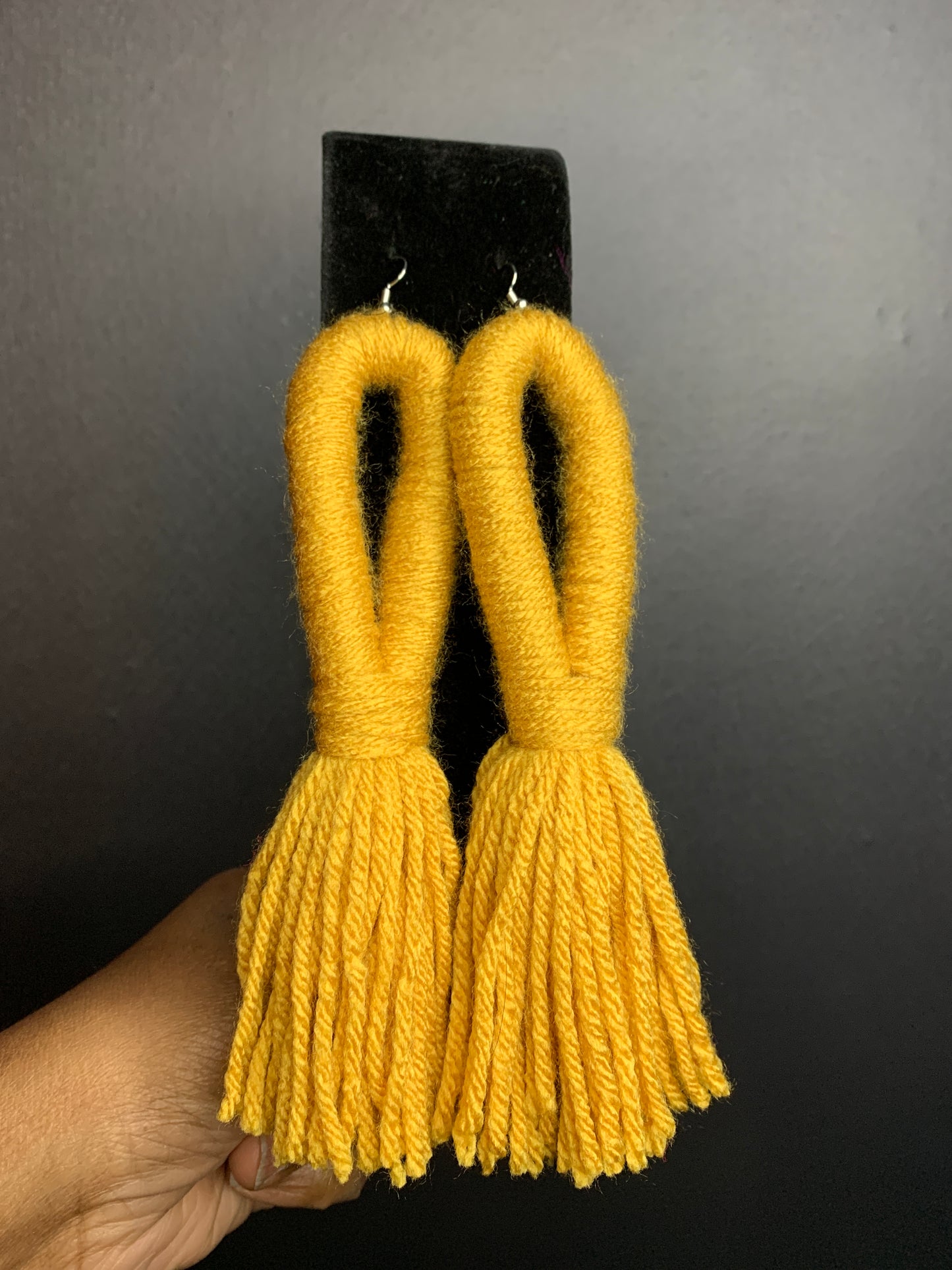 “Taylor” tassel yarn earrings